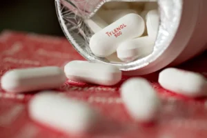 Tylenol-bottle-open